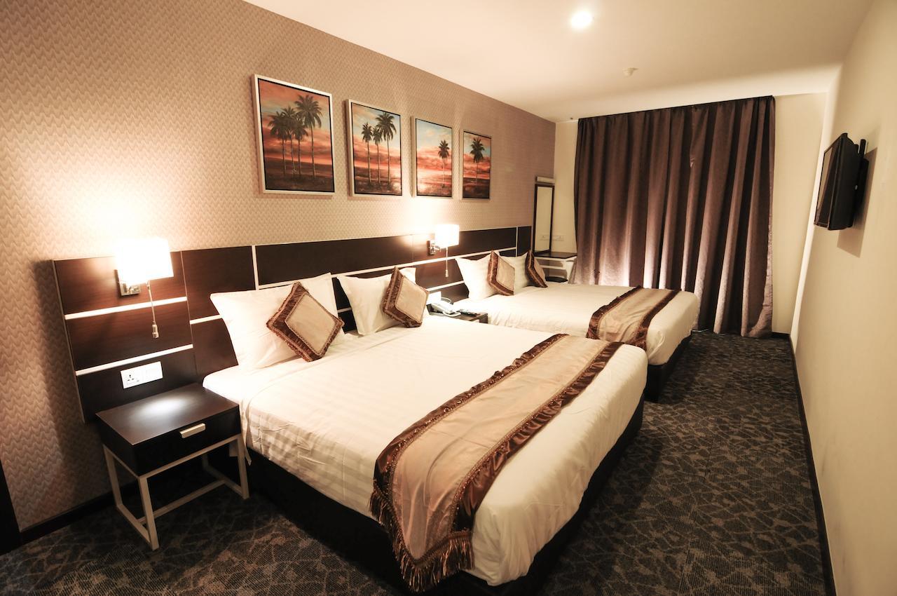 K Garden Hotel Парит Бунтар Стая снимка