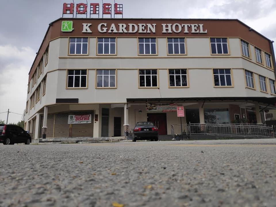 K Garden Hotel Парит Бунтар Екстериор снимка