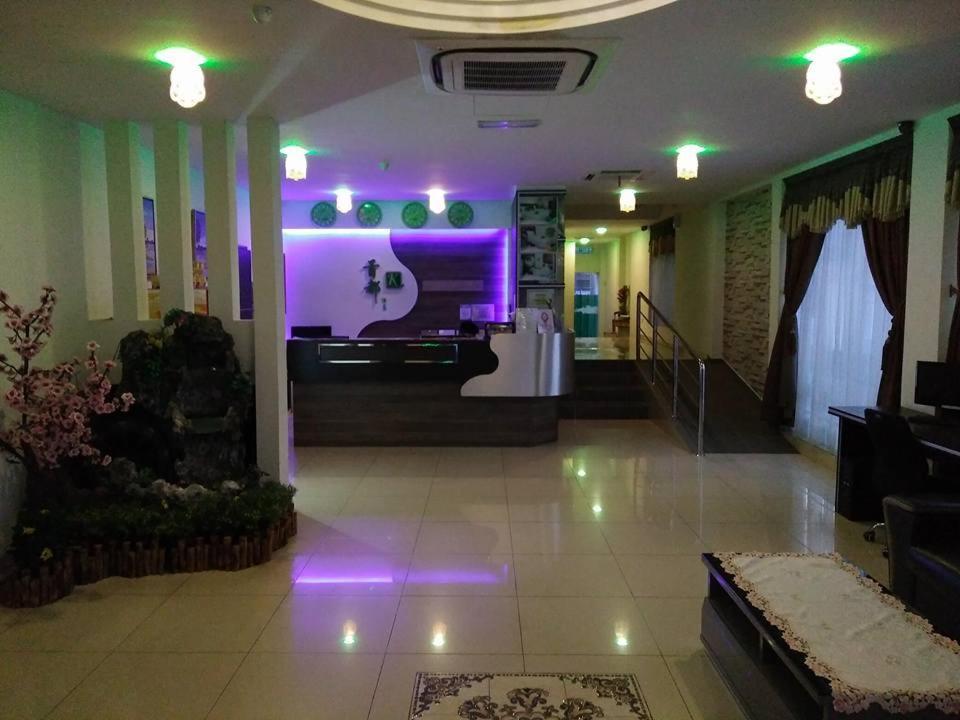 K Garden Hotel Парит Бунтар Екстериор снимка